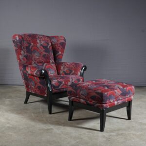 Vintage stoffen oorfauteuil met hocker - bloemenmotief - jaren 70