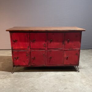 Vintage industriële lockerkast/dressoir - teakhouten blad