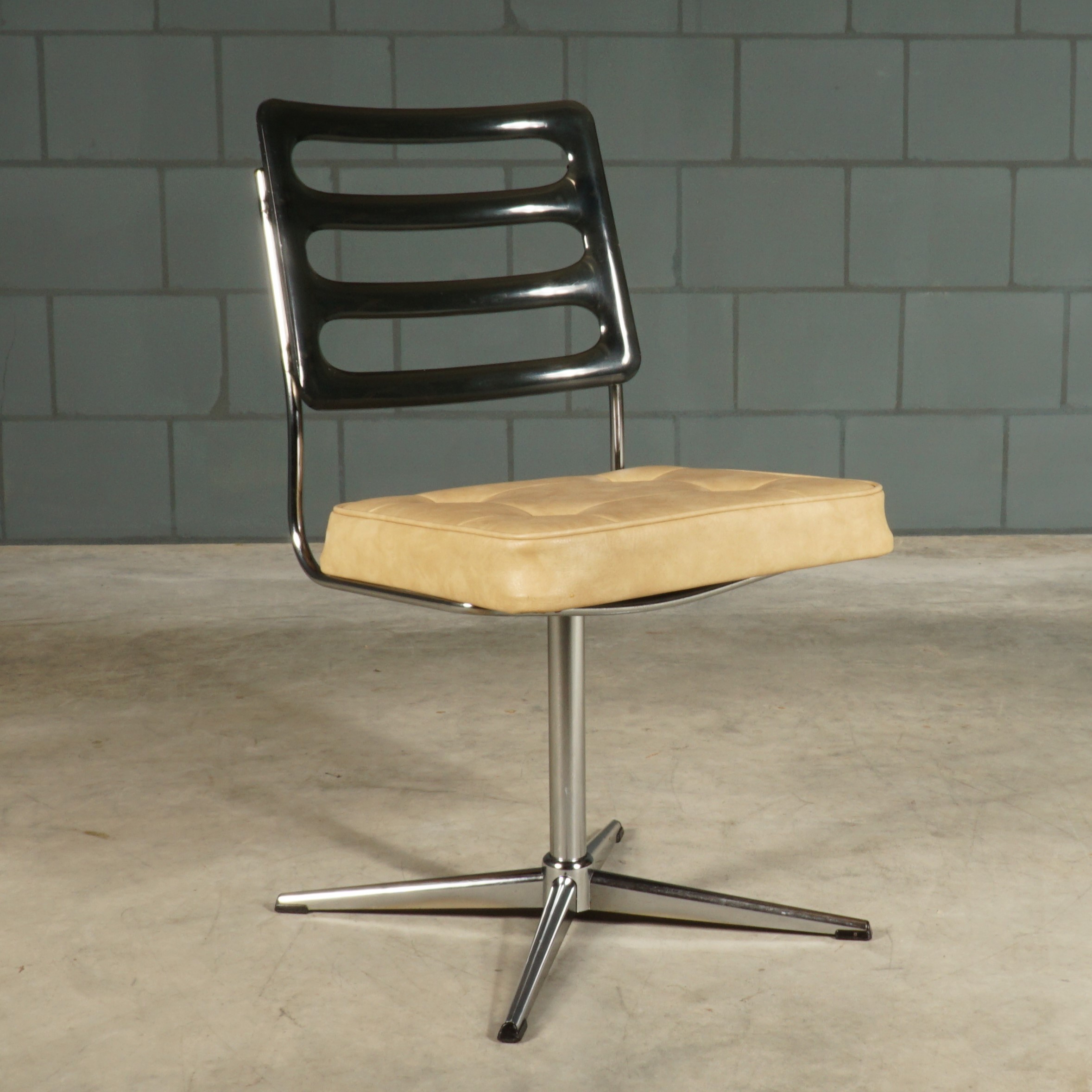 Vintage draaistoelen - Namco Australië - jaren 70