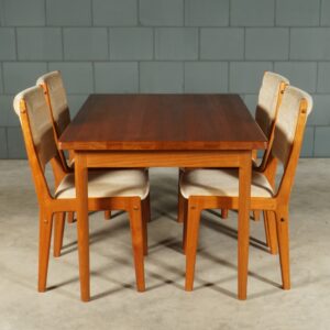 Midcentury teakhouten eetset - tafel - 4 stoelen