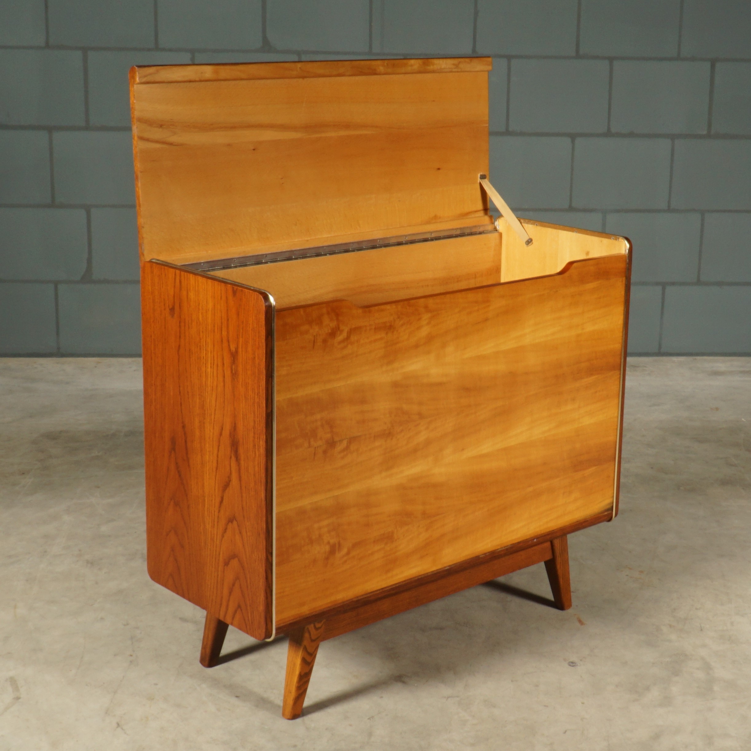 Vintage klepkast - Bohumil Landsman voor Jitona - jaren 60