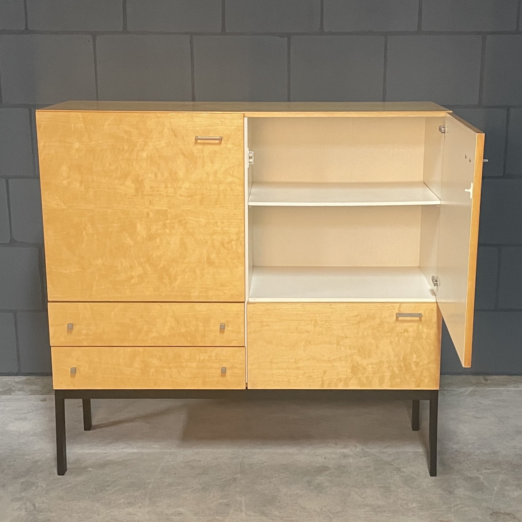 Vintage hoogglans highboard kast – notenhout – jaren 70
