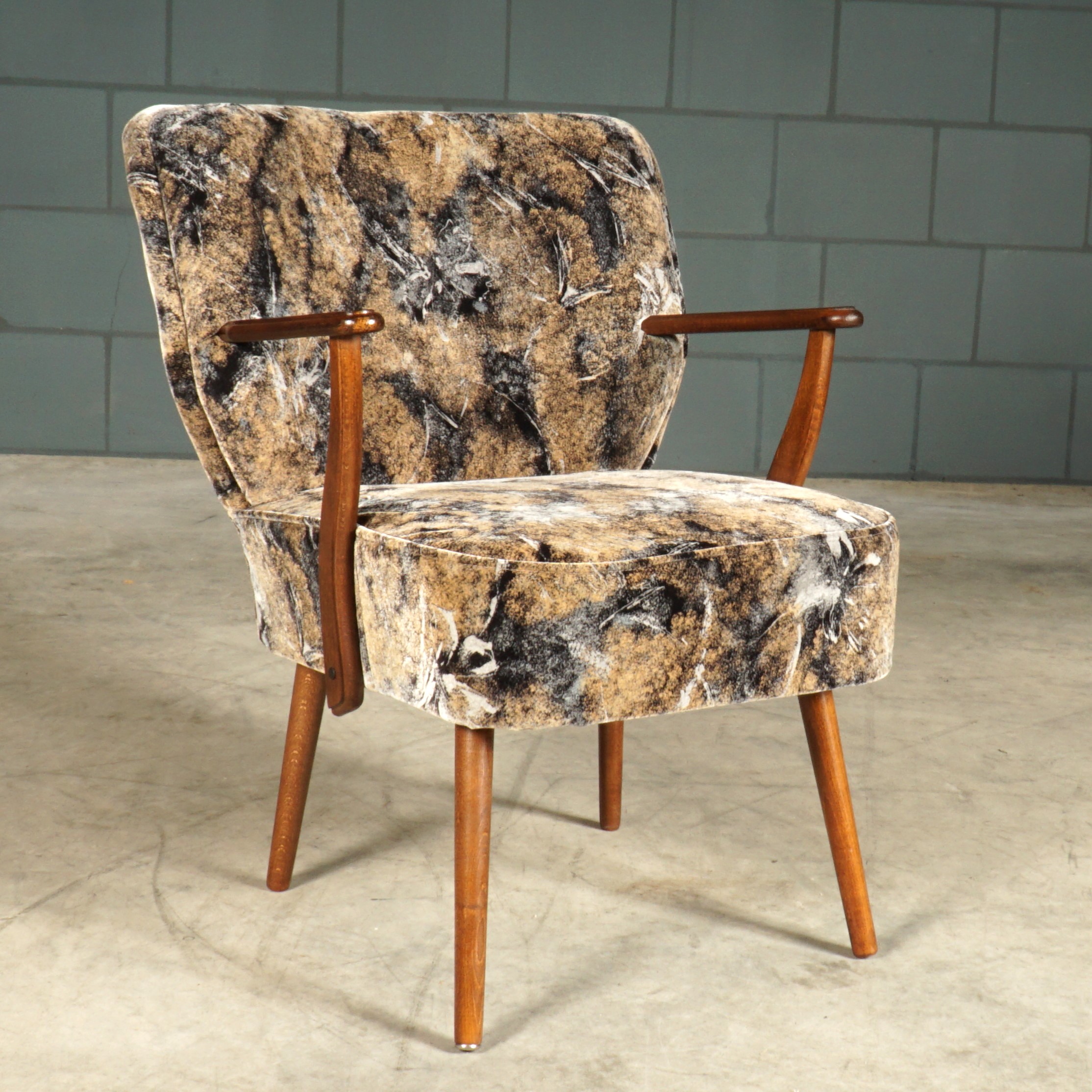 Set vintage cocktailfauteuils – velours – houten armleuningen – jaren 60