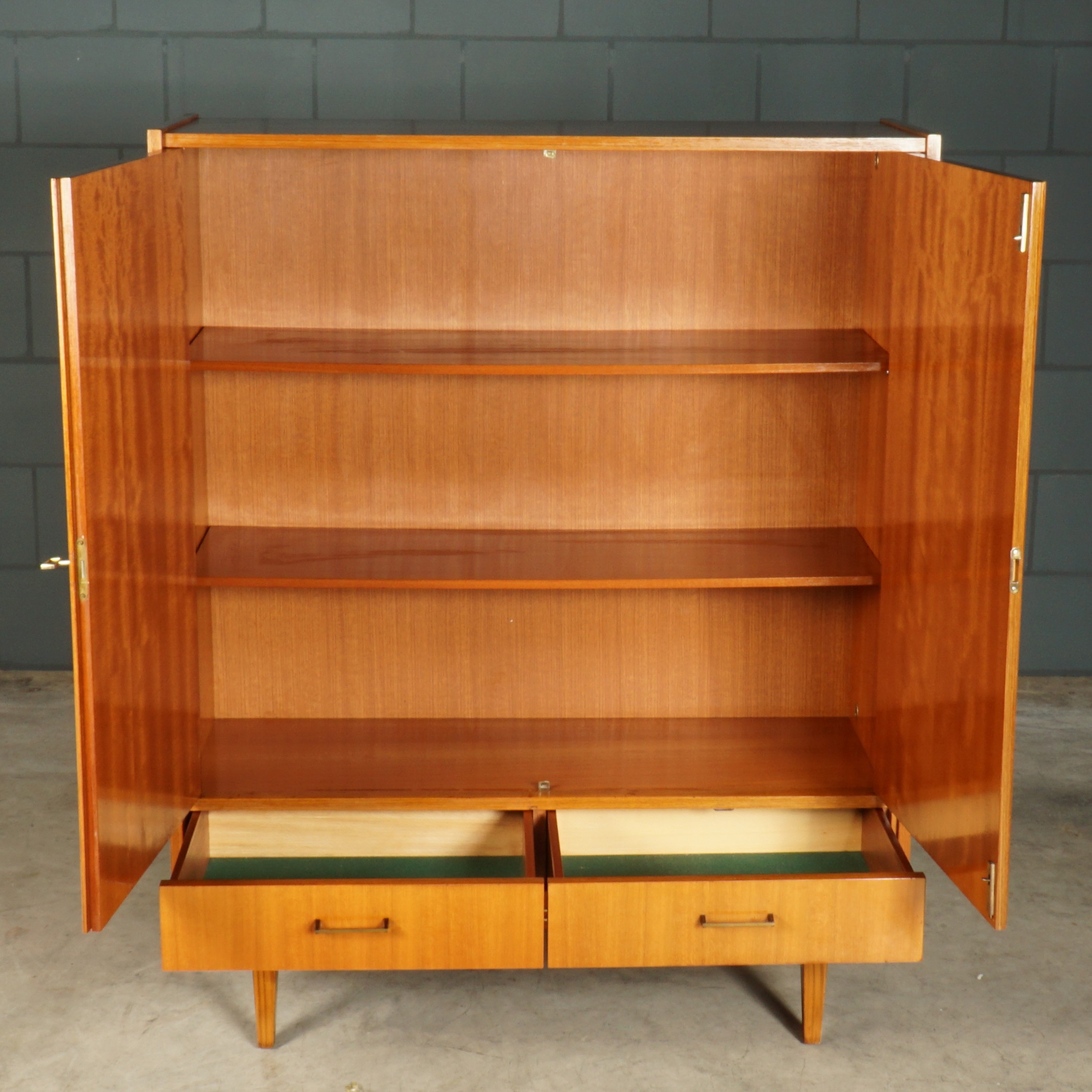 Vintage hoogglans highboard kast - notenhout - jaren 60